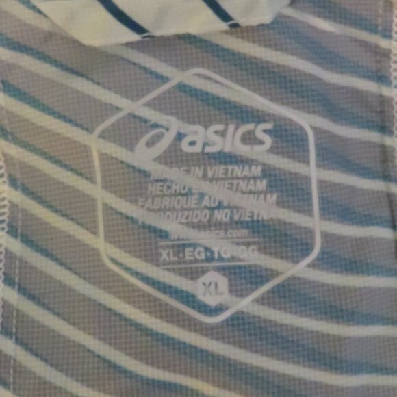 New Balance XL Running Rain Jacket.  Like New. - Picture 2 of 4